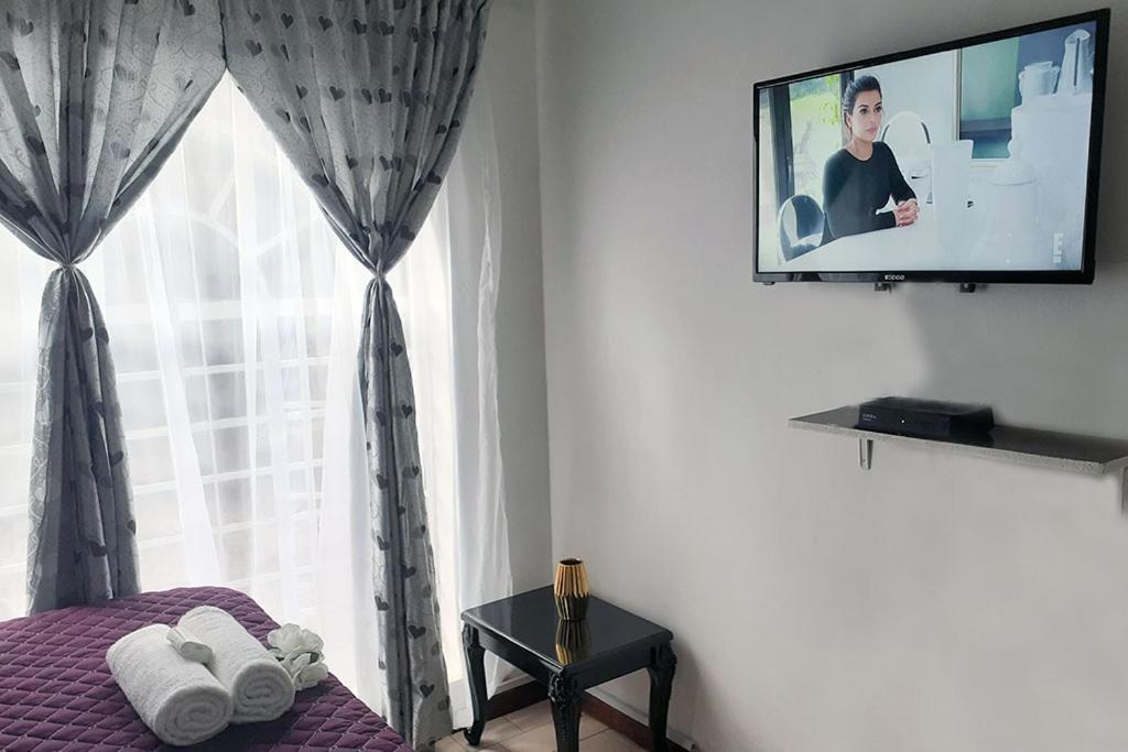 Queens Palace Pretoria-Noord Szoba fotó